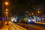 DB 103 245-7 mit Rheingold nach Erfurt & 182.531 mit Flixtrain nach Hamburg in Köln Hbf, Dezember 2023.
