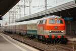 DB 218 137-8 mit Sonderzug nach Winterberg in Essen Hbf, Februar 2025.
Am Schluss des Zuges hing noch 111 001-4 DB
