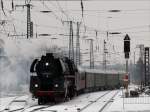 Der Lohn des Wartens (siehe ID 350286): nach dem Drehen in Dresden Altstadt kommt 01 1533 mit dem OSE-Sonderzug nach Dresden-Neustadt, um die Reise nach Zittau fortzusetzen; 20.02.2009  