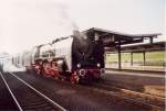 Kurzer halt in Neumark 01 137 mit dem Sonderzug.1993