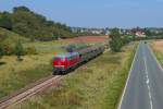 Kurz nach ihrer aufwendigen Aufarbeitung konnte am 12.9.2015 die V160 002 wieder im Einsatz gesichtet werden. Hier ist sie auf Pendelfahrt von Frankenberg (Eder) nach Allendorf bei Röddenau zu sehen