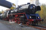 03 1010 (mit Pfiff) mit Sonderzug in Essen Zollverein, Oktober 2016.