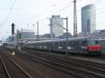 Dortmunder S-Bahn mit der Werbung  Nacht-Express  stand am 4.Oktober 2007 zur Abfahrt im Bahnhof Dortmund Hbf bereit.