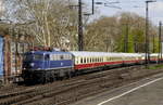 Ebenfalls  Rund um Köln  unterwegs: 110 428 mit TEE Rheingold des AKE (9 Wagen inclusive DomeCar).