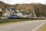 1042 520-8  Gera Mond Lok Magazin  mit Rheingoldzug am 25.11.2012 in Oberwesel und fuhr weiter nach Mainz.