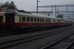 Leider war das Wetter in Martigny mehr als schlecht.

Ein Teil des TEE Rheingold steht am Morgen des 20.2.2011 in der Abstellzone von Martigny. Er war Teil eines Charterzuges von  Treinreiswinkel , gezogen von der 103 184.

hier zu sehen das Restaurant und der DomeCar (Aussichtswagen), zugehrig zu der VEB (VulkanEifelBahn).

Martigny, der 20.2.2011