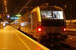 193 827 Railpool mit AKE Rheingold nach Erfurt in K�ln Hbf, Dezember 2016.