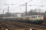 DB 215 082-9 am Schluss des Zuges in Essen Hbf, Februar 2017.