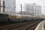 Rheingold Domecar Aussichtswagen und weitere Rheingoldwaggons in Essen Hbf, am 18.02.2017.