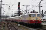 E10 1309 AKE Rheingold in K�ln Hbf, M�rz 2017.