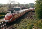 Im Mai 1978 wurde ein 602, die Gasturbinenversion des 601, bei Sonderfahrten auf der Angertalbahn eingesetzt, hier fährt er aus dem Bahnhof Hofermühle in Richtung Flandersbach aus. Im gleichen Jahr wurden die 602 abgestellt. Rechts ist noch die Vorserien-216 003 erkennbar.