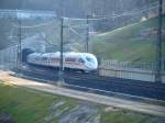 Pnktlich um 9:21 hat der ICE den Aachener Hauptbahnhof richtung Brssel verlassen und kommt hier aus dem neuen Buschtunnel kurz vor der Belgischen Grenze.