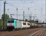 2805 mit 18xx und 1811 und einem Gterzug nach Aachen West bei der Durchfahrt in Dren 22.8.09