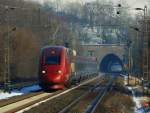 Nochmal mit einem kleineren Bildausschnitt, Thalys am 04.02.2012 unterwegs hinter dem Nirmer Tunnel auf der KBS 480 bei Eilendorf Richtung Aachen.