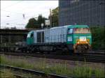 An einen spten Juliabend 2012 kam mir diese Vossloh Lok (G2000BB) vor die Linse.
Sie fhrt fr die belgische Railtraxx und ist hier auf der Durchfahrt in 
Aachen West zu sehen.