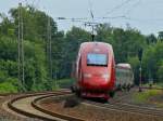 Ein Thalys eilt am 17.07.2012 auf der KBS 480 in Eschweiler durch die Gleisbgen.