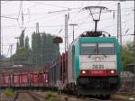 Abfahrtsbereit steht die belgische 2830 mit leeren Autotransportwaggons am Haken  in Aachen West ,Juni 2012.