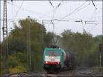 Freight Train in the Rain, so das Motto zum Bild. Hier ist die belgische Cobra
2812 (E 186) unterwegs nach Aachen West. Am Haken ein gemischter Gterzug aus 
Gremberg. Auch hier sieht man schn die Gichtfahne. Aktuell vom 6.10.2012, KBS 480
am Eschweiler Bahnhof.
