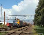 EG 3103 steht am 13.08.09 in Padborg mit dem FE 44735 Malm - Maschen zum Tf-Wechsel. Auerdem findet in Padborg der Stromsystemwechsel statt. In Deutschland wird mit 15 kV und 16,5 Hz gefahren und in Dnemark mit 25 kV und 50 Hz.