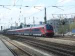 Railjet bei der Durchfahrt durch die S-Bahn Station Heimeranplatz, 7.4.2009