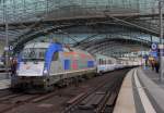 Der Husarz 5 370 002 ist mit dem EC 54 aus Gdynia Glowna am 05.11.2012 in Berlin Hauptbahnhof angekommen.
