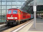 Heute mal mit der  Ludmilla  232 524-9, der D 445 nach Kiev Pass am 13.06.2011 in Berlin Hbf.