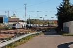 Durchfahrt am 13.10.2017 von Rpool/BLSC 187 004-7 mit dem DGS 47008 (Alessandria - Lahr (Schwarz.)) durch den Bahnhof von Efringen Kirchen in Richtung Istein.