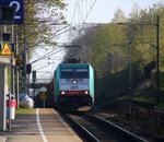 Die Cobra 2811  kommt die Kohlscheider-Rampe hoch aus Richtung Neuss,Herzogenrath mit einem langen Toyota-Autozug aus Gelsenkirchen-Bismarck nach Zeebrugge-Ramskapelle(B) und fährt durch