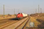 DB 261 064-0 mit einem Gaskesselwagen von der Firma Lange GmbH, als bergabe nach Erfurt Gbf, am 20.02.2015 in Grorudestedt.