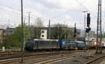 185 569-1 von MRCE/SBB-Cargo kommt aus Richtung Köln,Aachen-Hbf,Aachen-Schanz mit einem langen Containerzug aus Gallarate(I) nach Antwerpen-Oorderen(B) und fährt in Aachen-West ein.