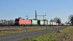 DB Cargo 152 028 mit Containerzug in Richtung Bremen (Diepholz, 24.02.19).