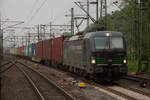 Die an SBB Cargo International vermietete ELL 193 201 fahrt mit einem Containerzug durch Hamburg Harburg, am 21.05.2019.