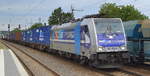 RTB CARGO GmbH mit der Rpool  186 300-0  [NVR-Nummer: 91 80 6186 300-0 D-Rpool] und Containerzug am 06.07.19 Saarmund Bahnhof.