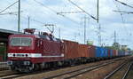 DeltaRail GmbH mit  243 972-7  [NVR-Nummer: 91 80 6143 972-8 D-DELTA] und Containerzug am 18.09.19 Durchfahrt Bahnhof Flughafen Berlin Schönefeld.