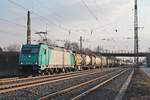 Durchfahrt am Nachmittag des 28.02.2019 von ATLU/XRAIL 185 614-5 mit einem Containerzug nach Belgien, den sie bis Aachen West bespannte, durch die Überholgleise  vom Bahnhof Müllheim (Baden)