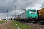 Mit einem Containerzug nach Italien fuhr am Mittag des 28.04.2019 die ATLU/RTX 185 615-2, welche den Zug auf dem Abschnitt von Aachen West bis Basel Bad Rbf bespannte, nördlich vom Bahnhof