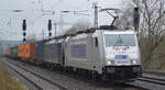 METRANS Rail s.r.o., Praha [CZ] mit  386 029-3  [NVR-Nummer: 91 54 7386 029-3 CZ-MT] mit der MRCE Dispo Lok  ES 64 F4-155  [NVR-Nummer: 91 80 6189 155-5 D-DISPO] und Containerzug am Haken am 03.03.20 Bf. Saarmund.