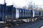 Drehgestell-Containertragwagen vom Einsteller VTG Schweiz GmbH noch mit der alten Nummerierung 31 RIV 80 D-AAEC 4556 677-1 Sgns 113 beladen mit zwei Müll-Containern der Recycling Fima ALBA in