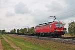 Mit einem schwach ausgelasteten Containerzug nach Rotterdam Waalhaven fuhr am Mittag des 19.05.2019 die 193 339 auf Höhe der Ortschaft Hügelheim über die KBS 703 durchs