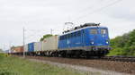  Kastenbrot  139 285 (91 80 6 139 285-1 D-EGP) mit einem Containerzug von Hamburg kommend in Richtung Lüneburg; kurz vor Winsen (Luhe), 13.05.2020  