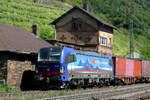 Siemens Vectron 193 521-2 durchfährt den Bahnhof Kaub am 28.05.2020