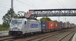  METRANS Rail s.r.o., Praha [CZ] mit  386 005-3  [NVR-Nummer: 91 54 7386 005-3 CZ-MT] und Containerzug am 13.08.20 Bf.