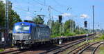 PKP CARGO S.A., Warszawa [PL] mit der nun auch blauen  EU46-510  [NVR-Nummer: 91 51 5370 022-3 PL-PKPC] und schwach ausgelastetem Containerzug Richtung Polen am 06.08.21 Berlin Hirschgarten.