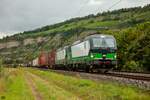 ELL 193 754 mit Containerzug in Thüngersheim, August 2021.