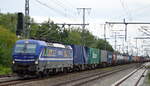 RTB CARGO GmbH, Aachen [D] mit der RATH FLEET B.V., Rotterdam [NL]  193 793  [NVR-Nummer: 91 80 6193 793-7 D-ELOC] und Containerzug am 23.09.21 Durchfahrt Bf.