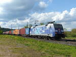 DB 152 138-4 mit Containerwagen Richtung Fulda, am 19.05.2021 in Oberhaun.