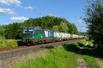 193 251 ELL/WLC mit einem Containerzug bei Postbauer-Heng Richtung Nürnberg, 06.07.2020