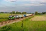 193 237 ELL/WLC mit einem Containerzug bei Osterhofen Richtung Regensburg, 21.07.2020