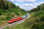 152 116 und 152 169 DB Cargo mit einem Containerzug bei Beratzhausen Richtung Nürnberg, 07.09.2020