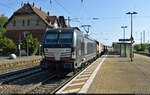 Mit dem Fahrrad von Kassel nach Halle (Saale) | Tag 2 Witzenhausen–Gernrode-Niederorschel  Strecken-km: 170,5    193 850-5 (X4 E - 850 | Siemens Vectron) durchfährt mit Containern den